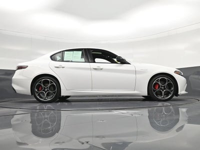 2025 Alfa Romeo Giulia Base