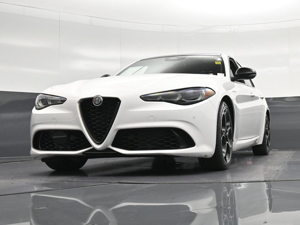 2025 Alfa Romeo Giulia Base