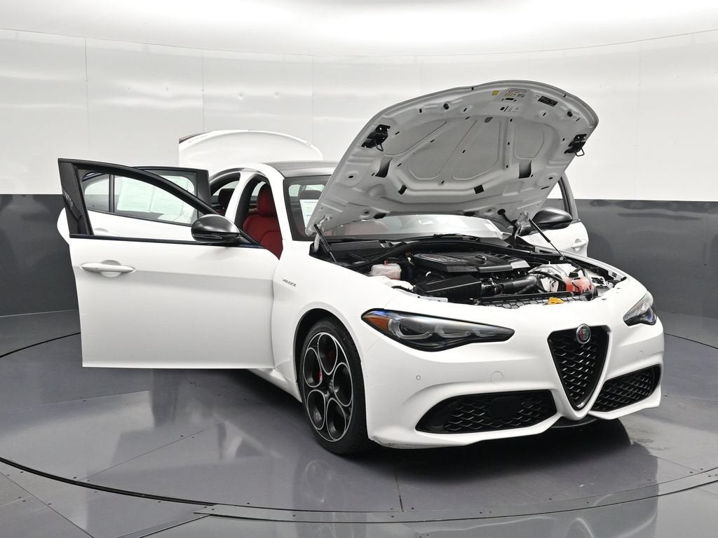 2025 Alfa Romeo Giulia Base