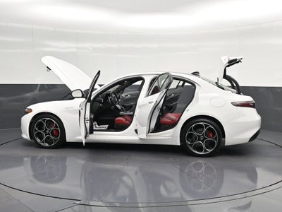2025 Alfa Romeo Giulia Base