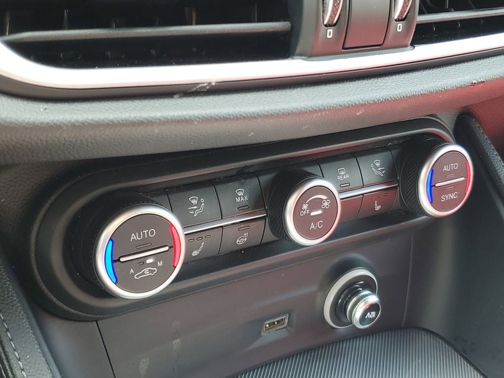 2022 Alfa Romeo Stelvio Veloce