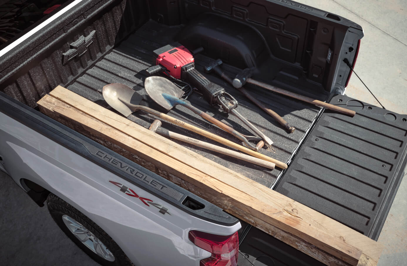 Chevrolet Silverado 1500 Size & Cargo