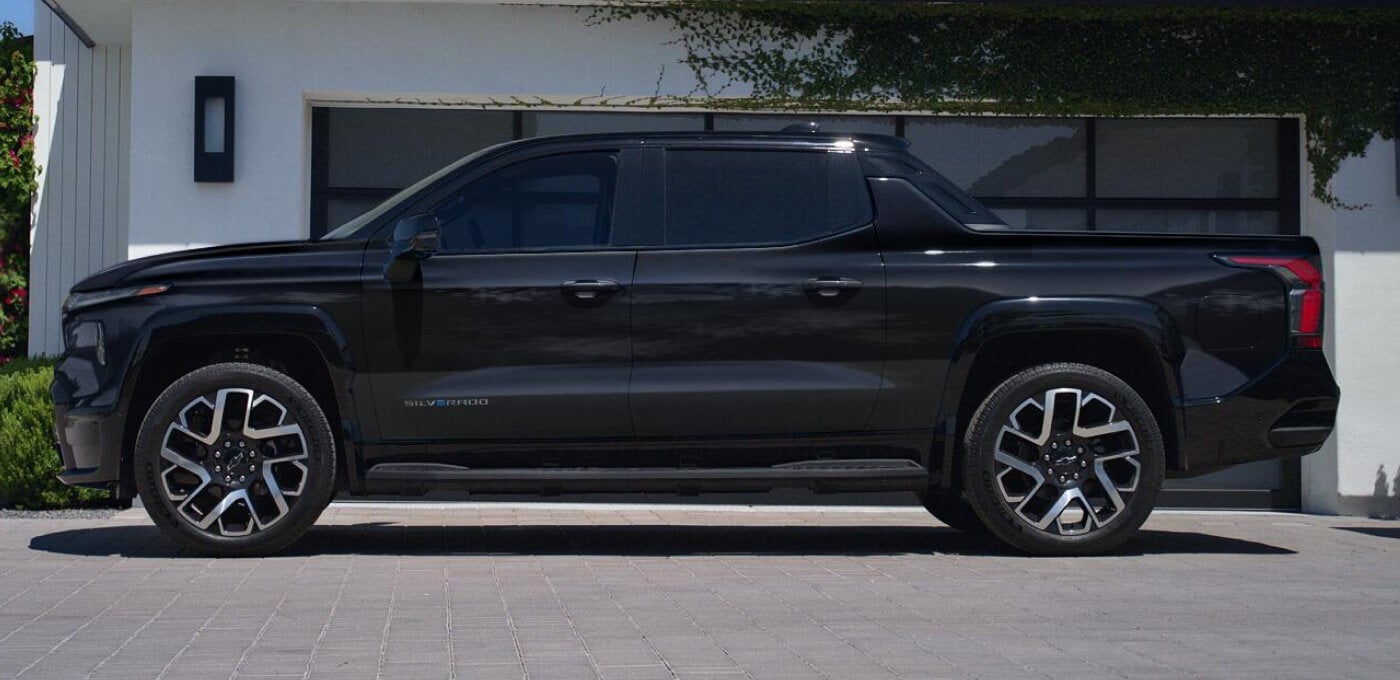2025 Chevy Silverado EV Size