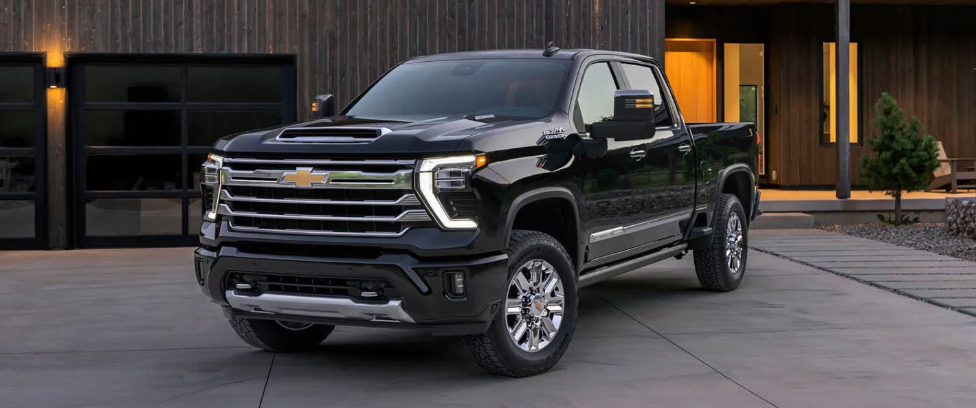 Silverado 2500 HD High Country in Black.