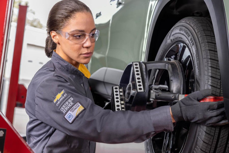 Certified Chevy service expert | Bomnin Chevrolet Dadeland in Miami FL